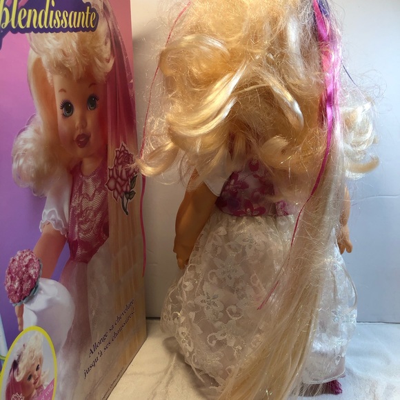 Vintage Bride Surprise Doll in Original Box 1995 Hasbro hair growing 17” - Picture 4 of 13